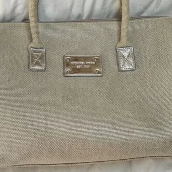 Michael Kors - Picture 1 of 4